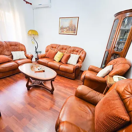 Apartment Sweet Vintage *